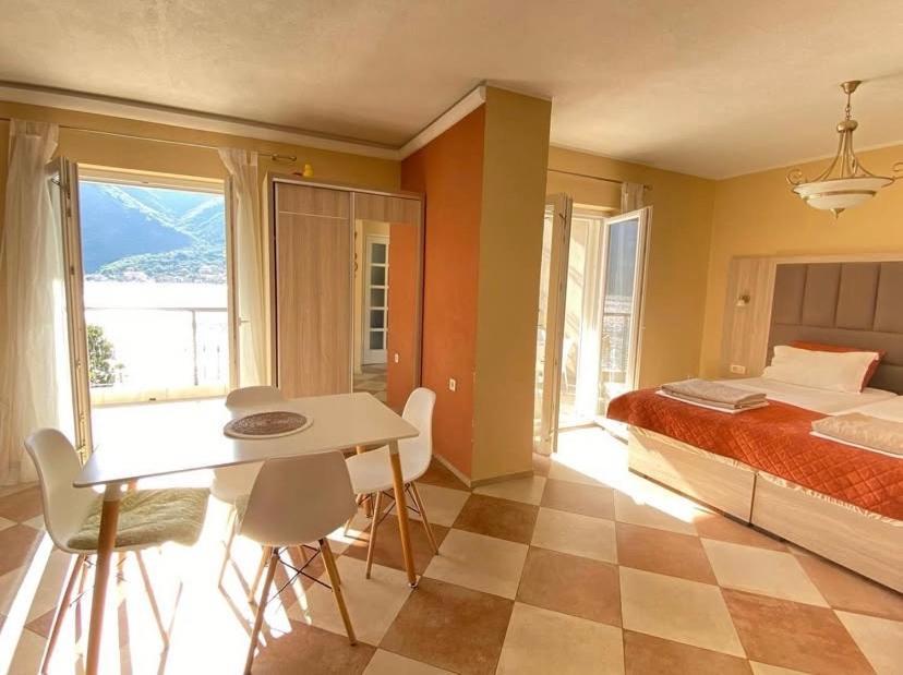 Apartment Nora Kotor Luaran gambar